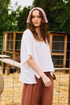 BUCKET LIST Women's Top V-neck Oversized Solid Knit Top || David's Clothing