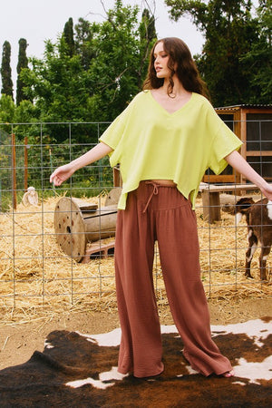 BUCKET LIST Women's Top V-neck Oversized Solid Knit Top || David's Clothing