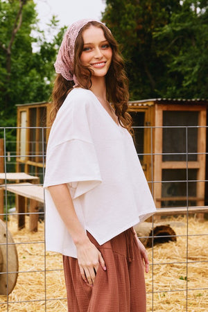 BUCKET LIST Women's Top V-neck Oversized Solid Knit Top || David's Clothing