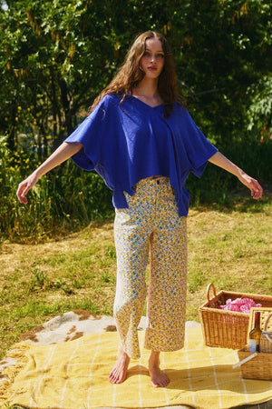 BUCKET LIST Women's Top V-neck Oversized Solid Knit Top || David's Clothing