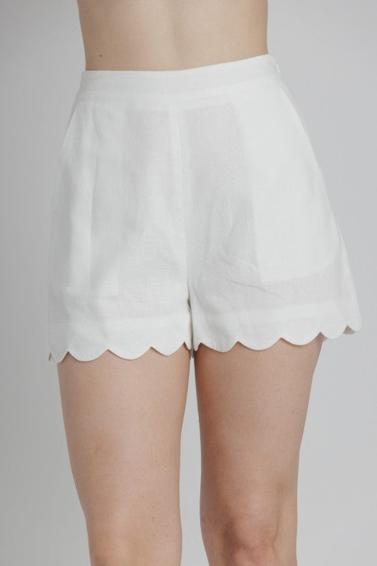 AUREUM Women's Shorts Scallop Hem Shorts