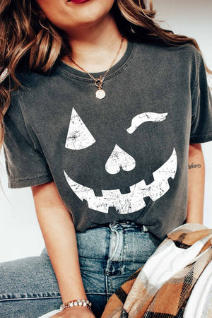 Benie Los Angele Women's Tee CHARCOAL / S Pumpkin Smiley Wink Graphic Tee || David's Clothing 5633-TS