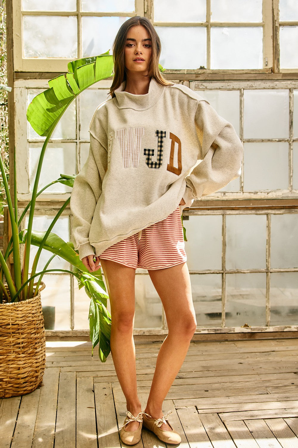 BUCKET LIST Women's Sweatshirt WWJD Embroidered Mock-neck Oversized Sweatshirt
