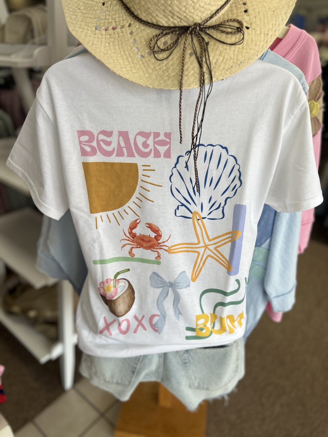 DISTRESSED VINTAGE DESIGNS Women's Tee Distressed Vintage Beach Bum Tee