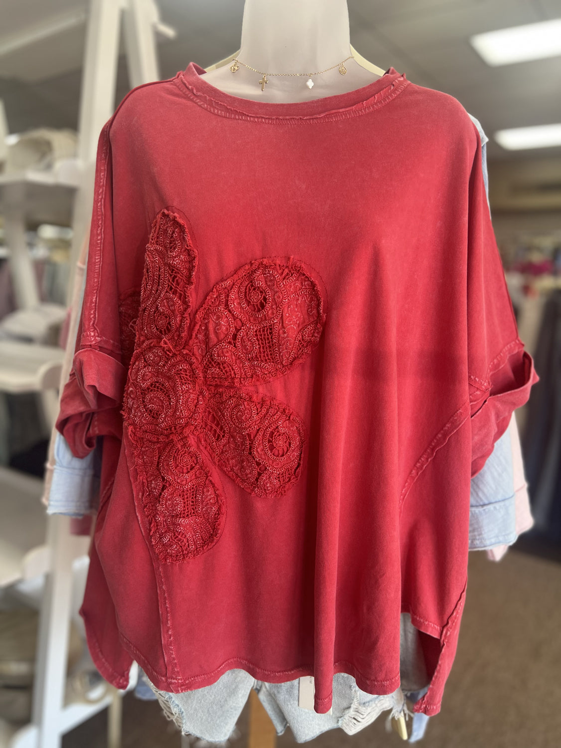 EASEL Women's Top RED / S Lace Flower Patch Mineral Washed Knit Top || David's Clothing ET26221