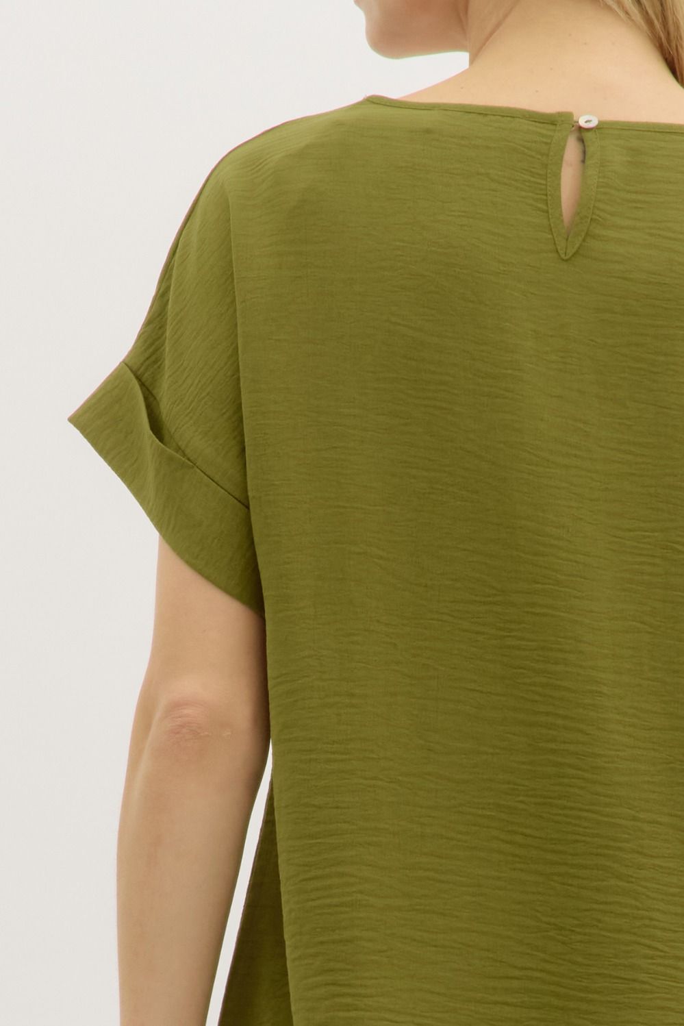 ENTRO INC 22-Women's Woven Top 7-SS/CUFF CREW NECK