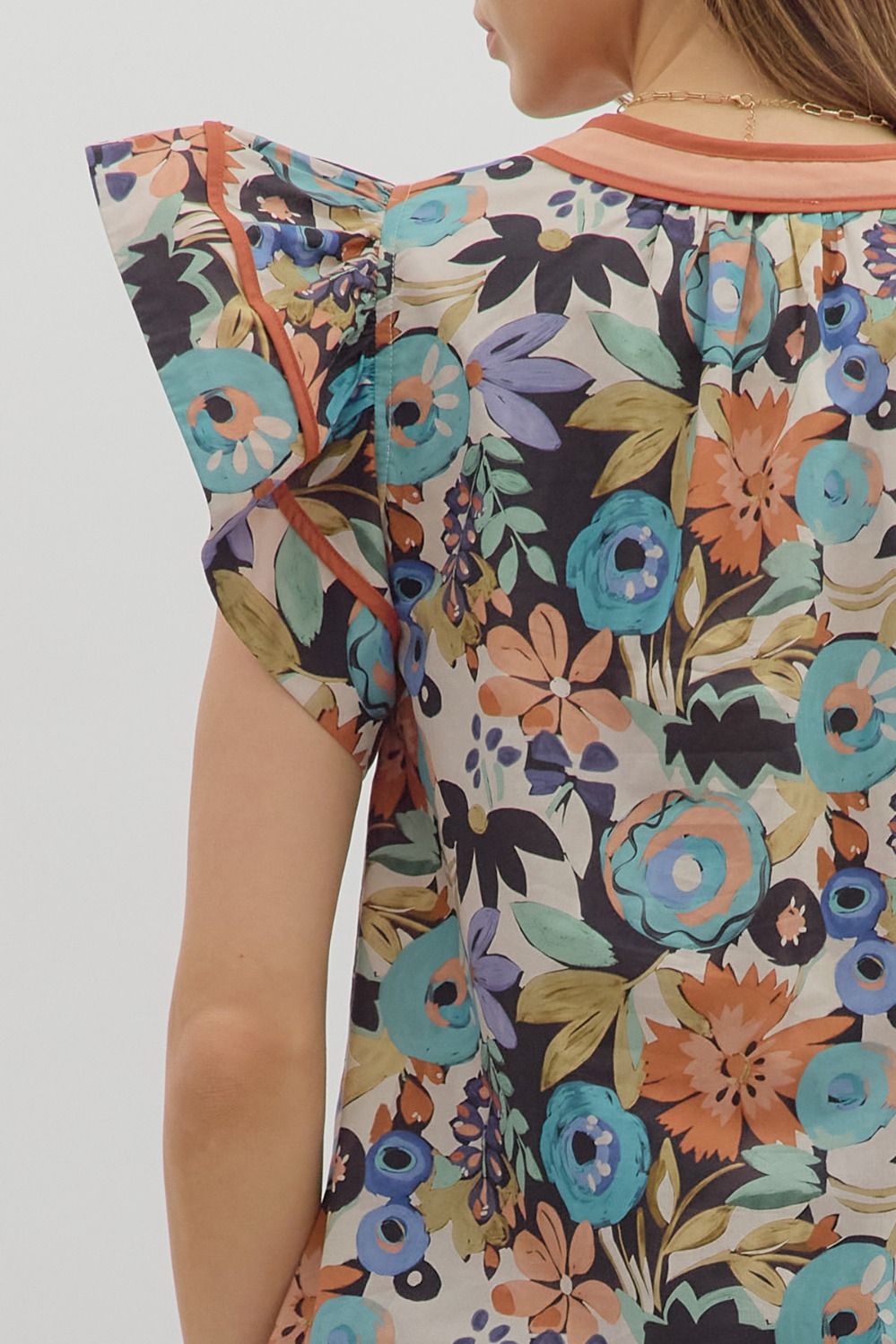 ENTRO INC Women's Top Multi-Floral Print Flutter Ruffle Sleeve Top || David's Clothing