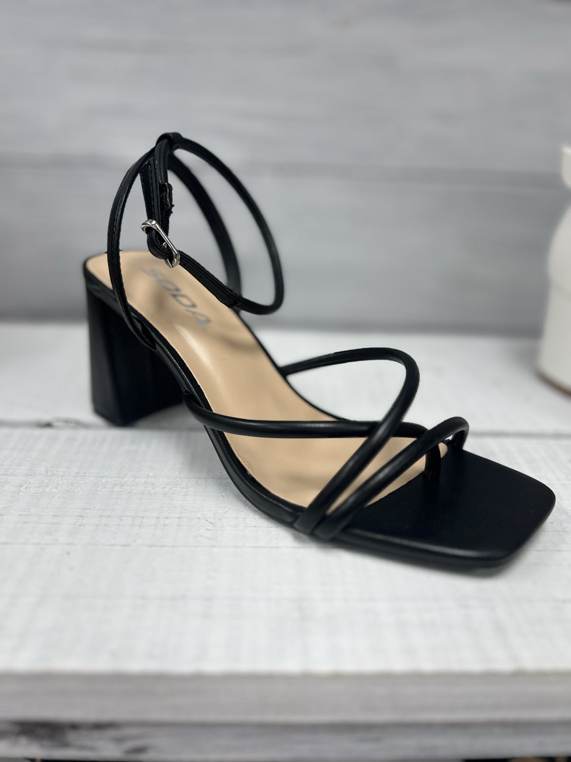 FORTUNE DYNAMIC Women's Shoes 00 needs title/description - 272 STEFFI STRAPPY