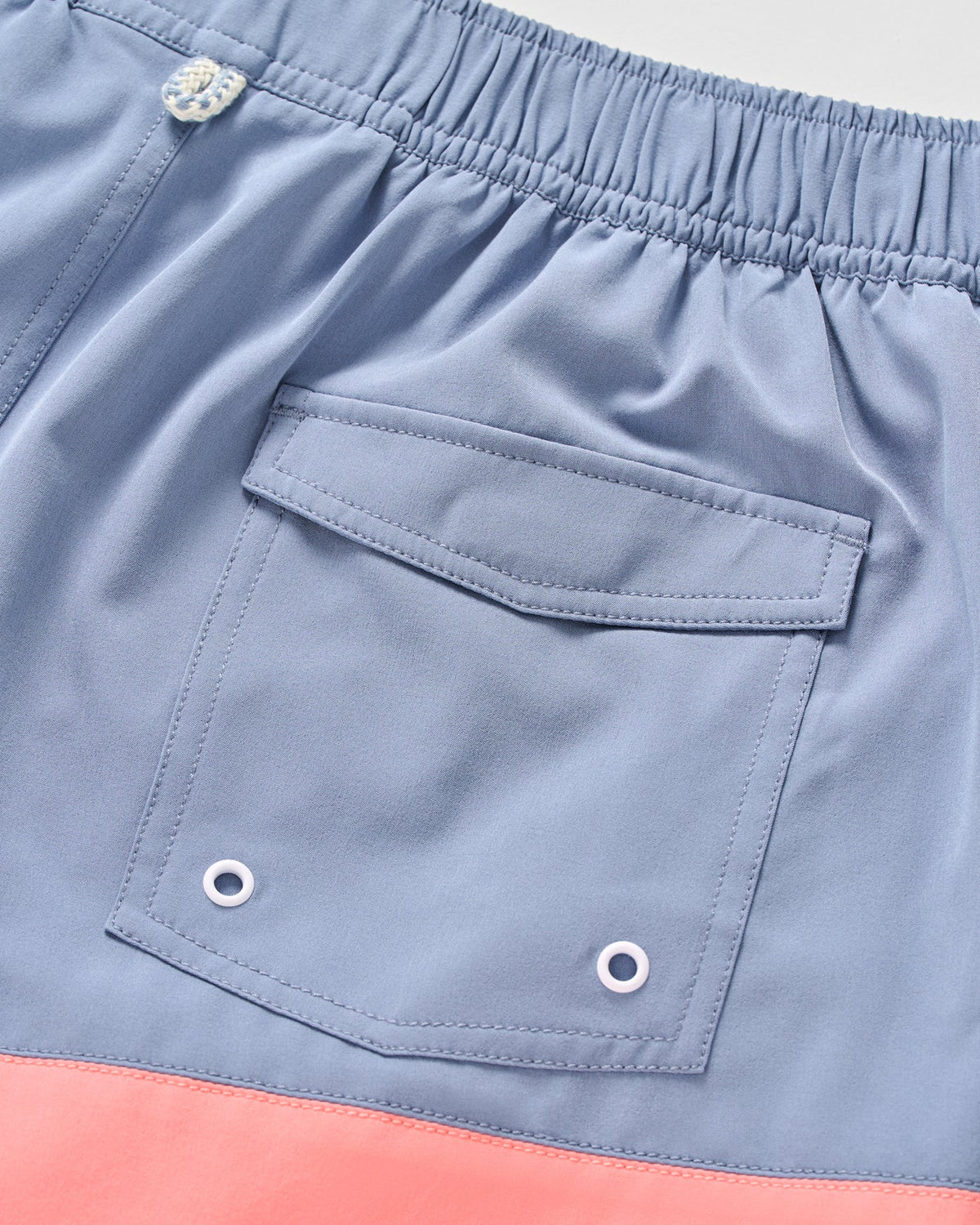 JOHNNIE O Mens Shorts Half Elastic 7" Swim Trunks - Tully