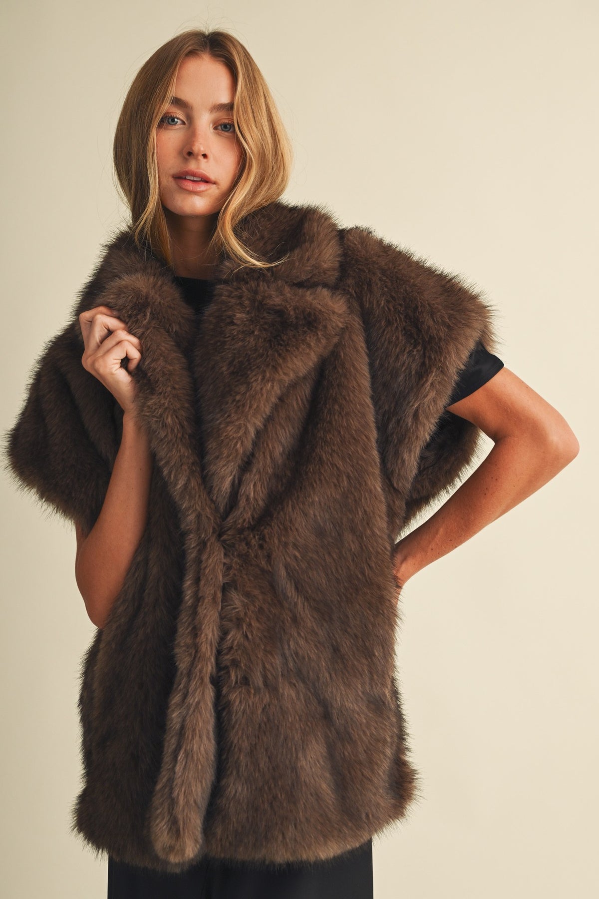 MUSTARD SEED Women's Vests Statement Lapel Plush Faux Fur Vest