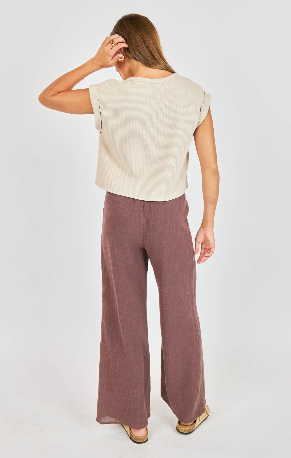 SADIE AND SAGE Women's Top Sadie And Sage Locket Cuffed Sleeve Tee