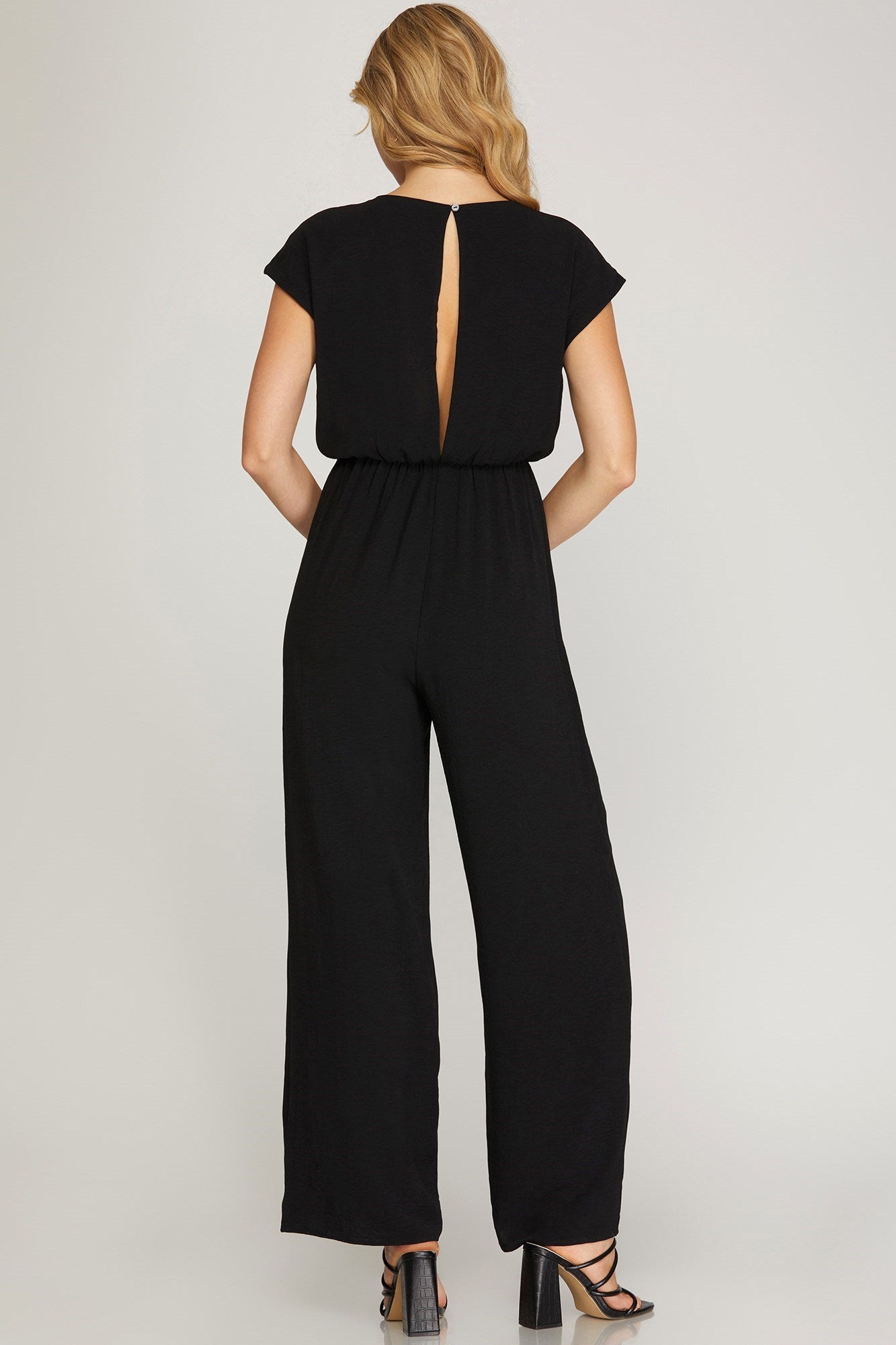 SHE AND SKY Women's Jumpsuit Short Sleeve Woven Jumpsuit || David's Clothing