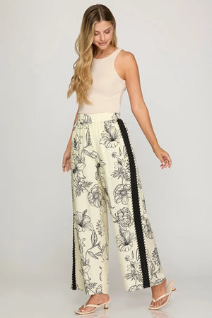 SHE AND SKY Women's Pants Woven Print Pants With Contrast Detail