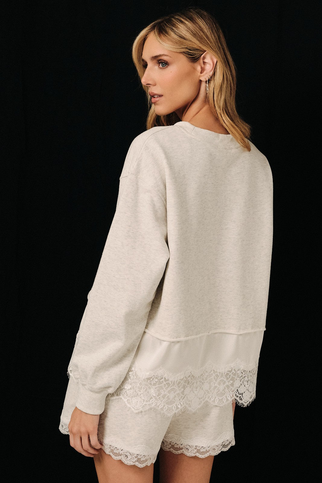 SUNDAY EDITION Women's Top Round Neck Lace Trimmed Hem Long Sleeve Sweatshirt