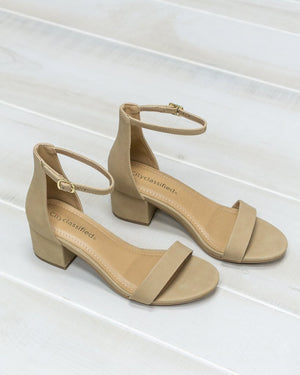 FORTUNE DYNAMIC Women's Shoes NUDE / 5.5 Mini Block Heel || David's Clothing WEEKEND